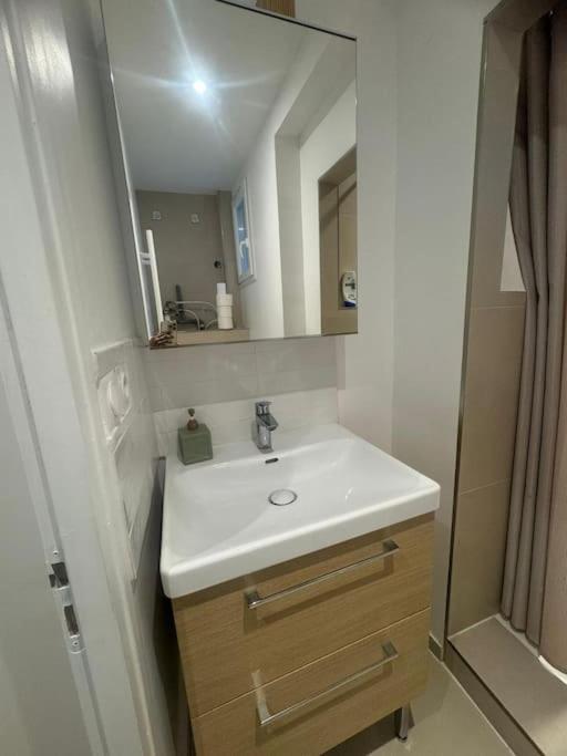Luxueux Appartement La Defense - Porte Maillot - Parc De Bagatelle - Jardin D'Acclimatation - 6 Pers Bois-Colombes Exterior foto